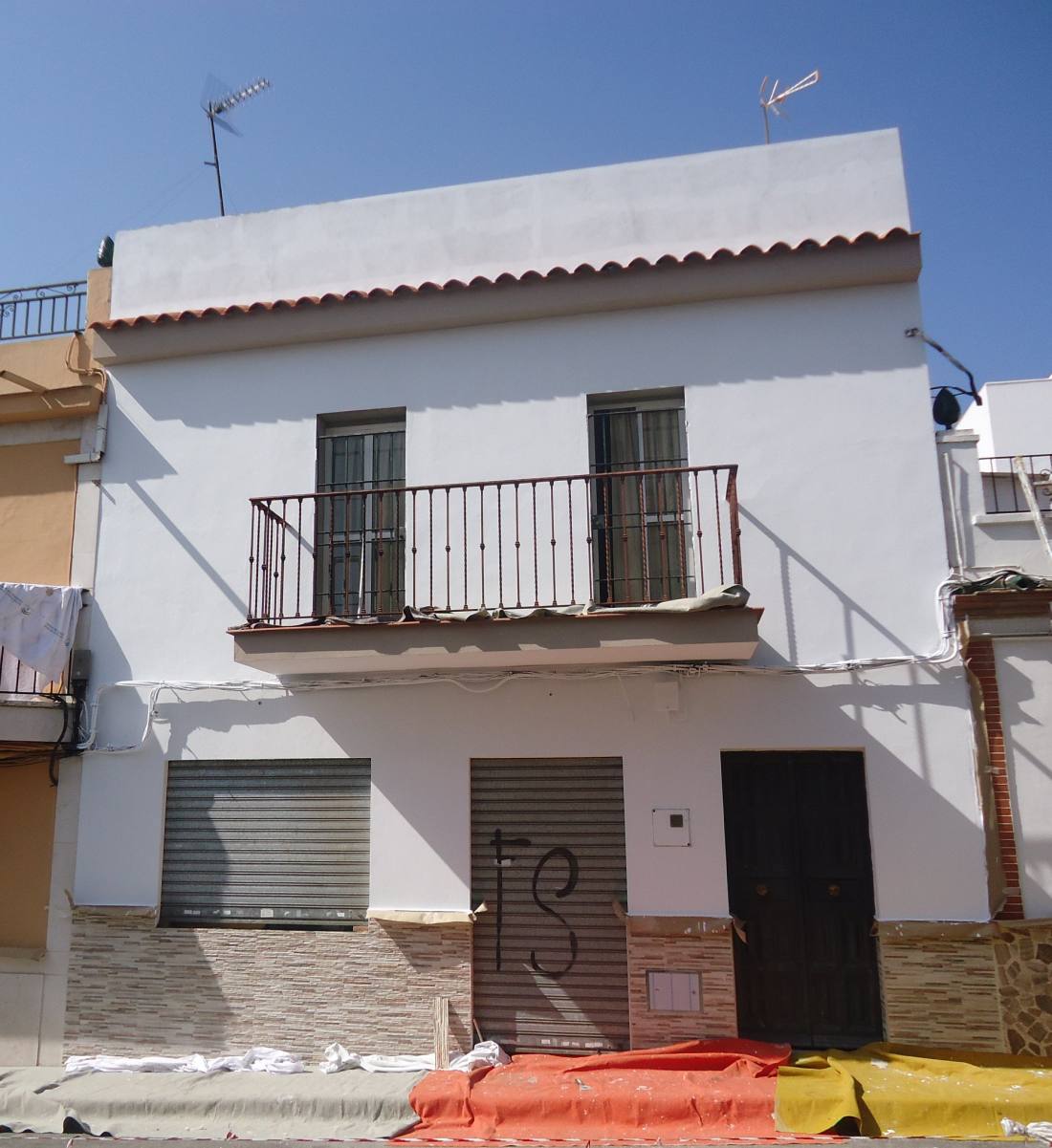 Reforma de fachada de vivienda en Tomares, Sevilla